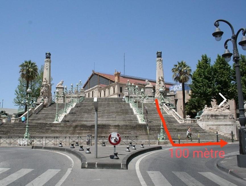 Studio Bleu En Face De La Gare 10Mn Au Vieux Port Lägenhet Marseille Exteriör bild